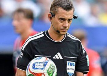 فيفا يستبعد الحكمين من بقية مباريات كأس العالم 2026