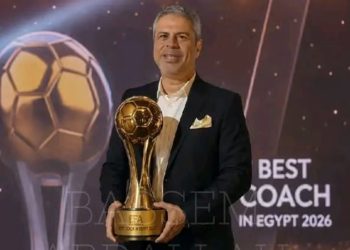 معتمد جمال يتوج بجائزة أفضل مدرب في مصر ويهديها لوالده وروح صبري