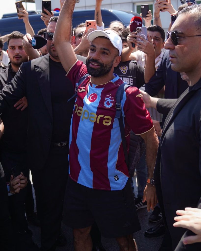 محمد صلاح وصل تركيا 2