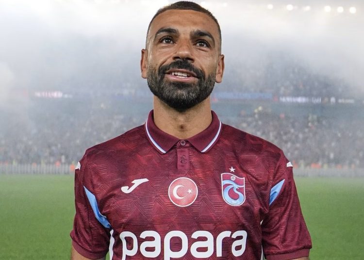 محمد صلاح يحظى باستقبال جماهيري غير مسبوق في تركيا