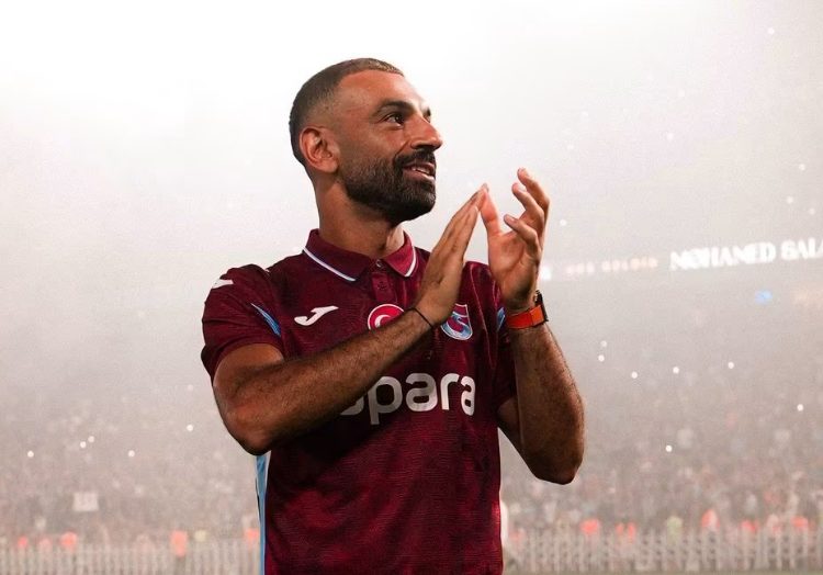 تفاصيل عقد محمد صلاح في الموسمين والشهر واليوم والساعة