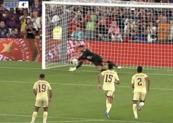 الأهلي يخسر أمام برشلونة بهدفين مقابل هدف