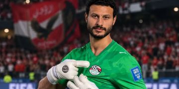 محمد الشناوي يحسم الجدل بشأن معسكر منتخب مصر.. هل انتهت علاقته بحسام حسن؟