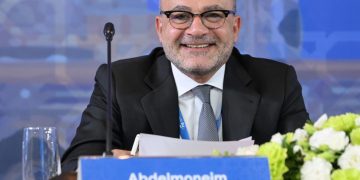 البطل الاولمبي عبد المنعم الحسيني