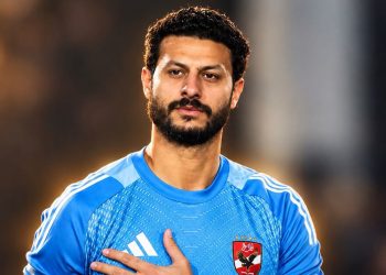 محمد الشناوي يعود لحراسة مرمى الأهلي أمام المقاولون العرب