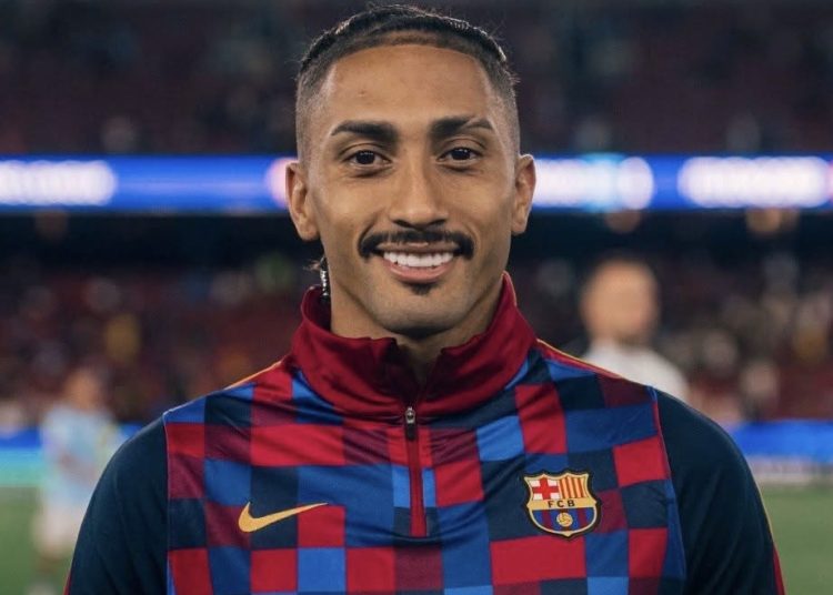 برشلونة يخطط لتمديد عقد رافينها