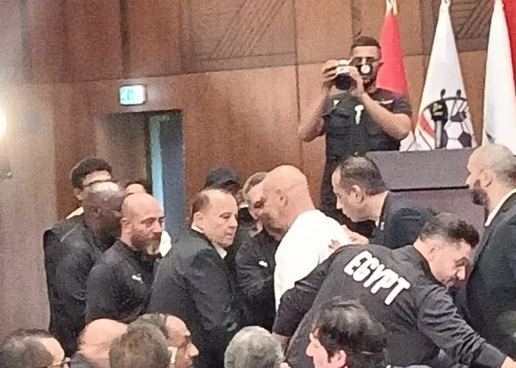 حسام حسن وشوقي غريب في اجتماع أبو ريدة مع لاعبي منتخبات الأعمار السنية