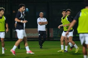 حسام حسن يقود تدريل منتخب مصر