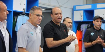 رئيس غزل المحلة يواصل دعمه لفريق الكرة بقيادة خالد جلال