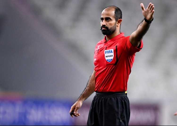 البحريني عمار محفوظ حكماً لمباراة السعودية وعمان في خليجي 27