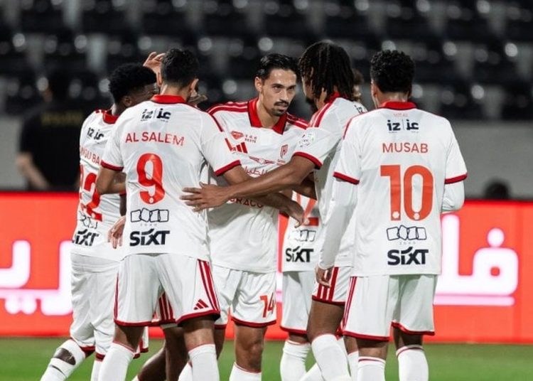 القادسية يكتسح الرياض ويعتلي صدارة الدوري السعودي