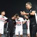 معتمد جمال مدرب الزمالك مع لاعبي الفريق