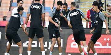 لاعبو الزمالك في مران استشفائي على الملعب