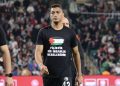 مصطفى محمد يظهر بقميص يحمل رسالة تضامن مع فلسطين