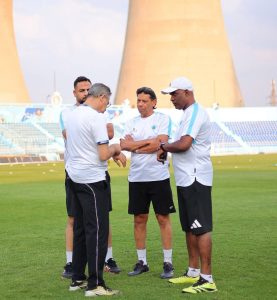 خالد جلال مع جهازه المعاون