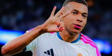 مبابي كابوس برشلونة.. إحصائيات تثير الرعب قبل الكلاسيكو
