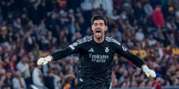 كورتوا يتمسك بأمل اللحاق بالكلاسيكو.. والسفر إلى برشلونة يتوقف على حالته الصحية