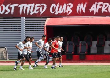 لاعبو الأهلي في التدريبات