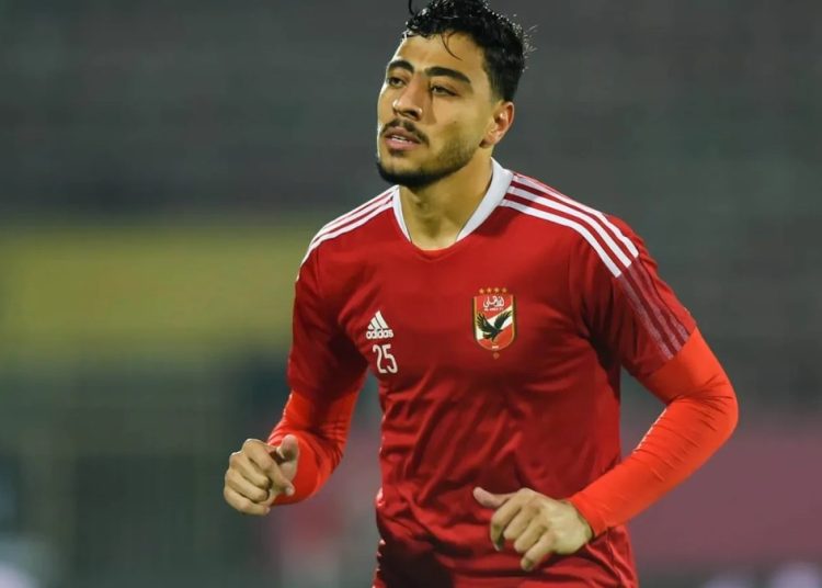 أكرم توفيق لاعب الأهلي