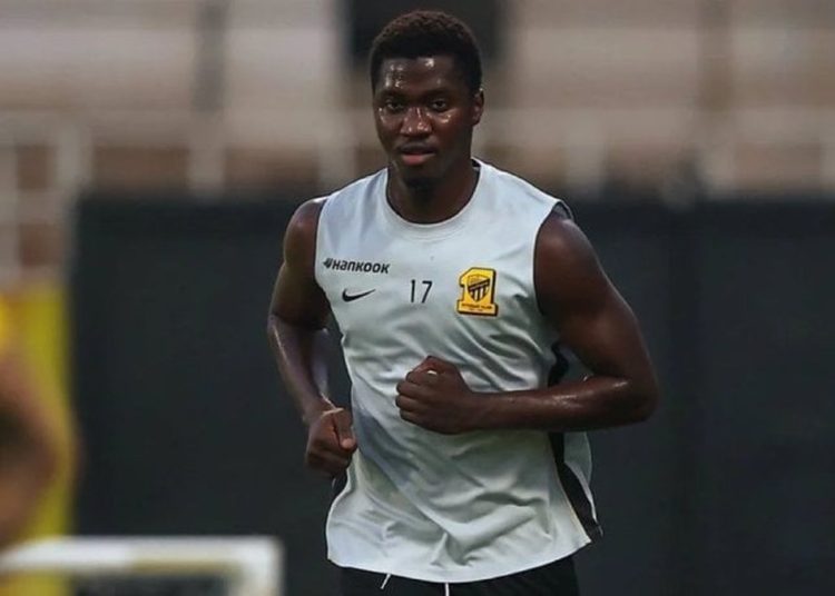 محمدو دومبيا لاعب الاتحاد
