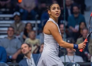 لاعبة مصرية في بطولة كندا المفتوحة للاسكواش