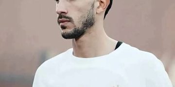 مصدر مقرب من أحمد فتوح: اللاعب يكلف وكيله بالبحث عن عرض خارجي للرحيل في يناير