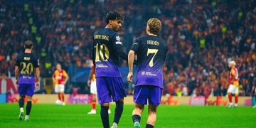 فيرمين لوبيز لاعب برشلونة بقميصه رقم 7 خلال مباراة