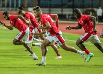 لاعبو الأهلي خلال مران جماعي