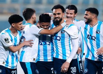 فريق بيراميدز يحتفل بهدف