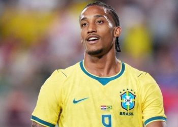 جواو بيدرو بقميص منتخب البرازيل