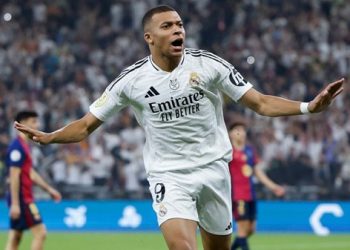 مبابي يمنح ريال مدريد التقدم على برشلونة قبل الاستراحة