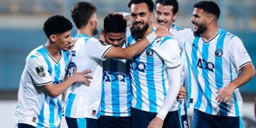 لاعبو بيراميدز يحتفلون بهدف مصطفى فتحي أمام المريخ بنتيو في دوري أبطال أفريقيا