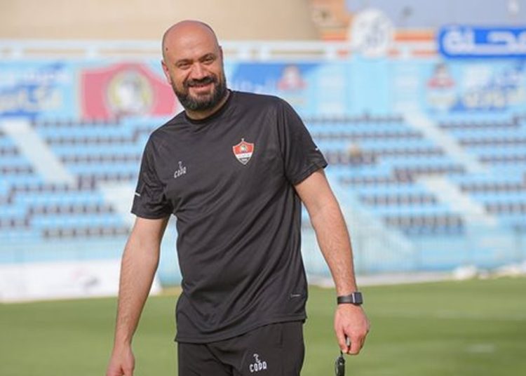 رضا شحاتة المدير الفني لبترول أسيوط