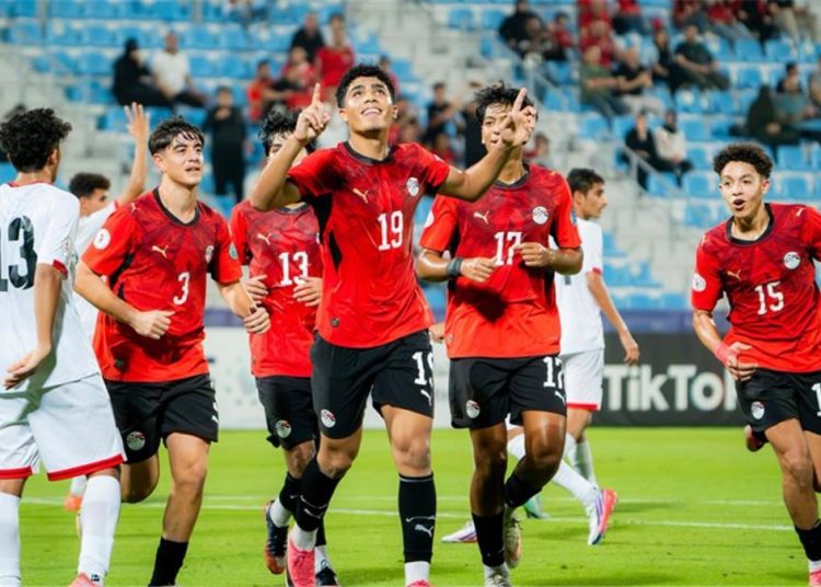 لاعبو منتخب مصر للناشئين يحتفلون بالفوز على العراق