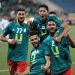 لاعبو الوحدات يحتفلون بعد الفوز في الدوري الأردني