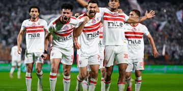 لاعبو الزمالك يحتفلون بعد التأهل إلى دور المجموعات في دوري أبطال أفريقيا