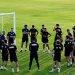 لاعبو الزمالك في مران جماعي على الملعب